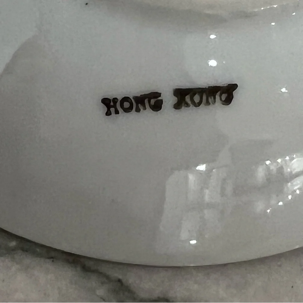 Crescent Court Hotel Made in Hong Kong Dish - Picture 3 of 13